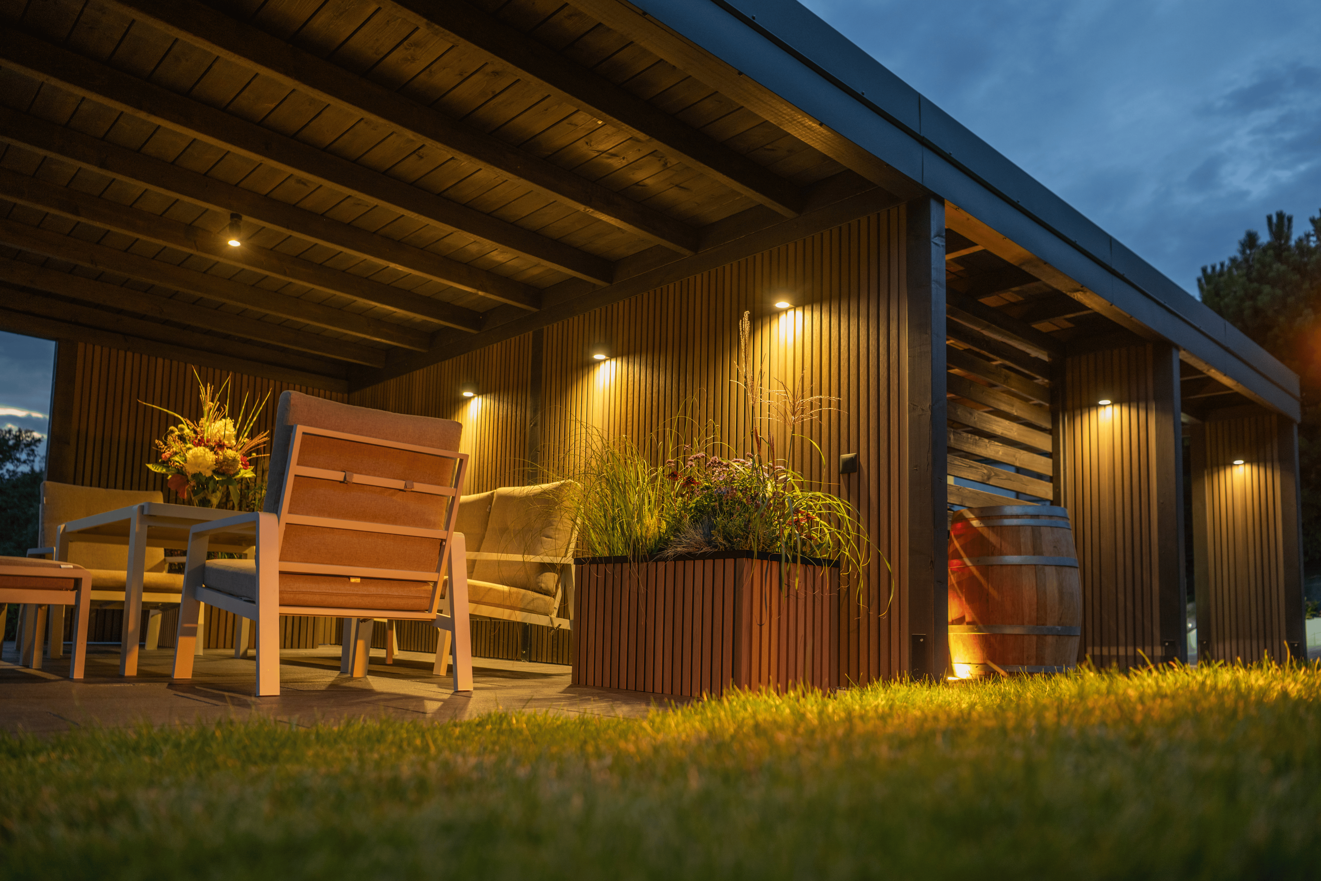 custom outdoor lighting