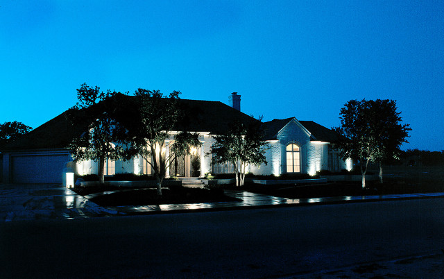 custom outdoor lighting
